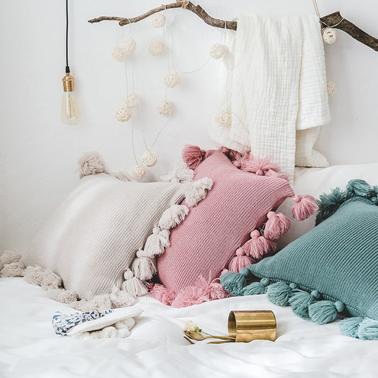 Cozy Pillow (Nordic-Style)